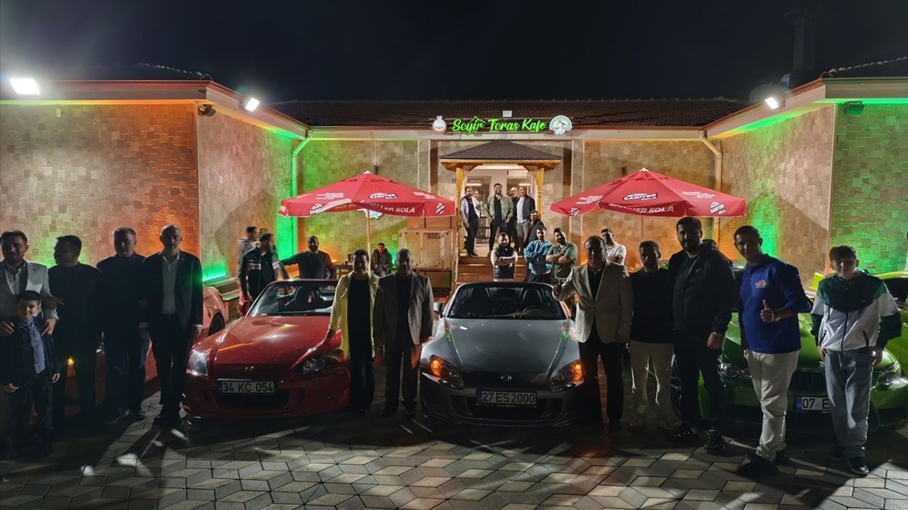 Gaziantep'te Modifiye Araç Tutkunlarının Buluşması