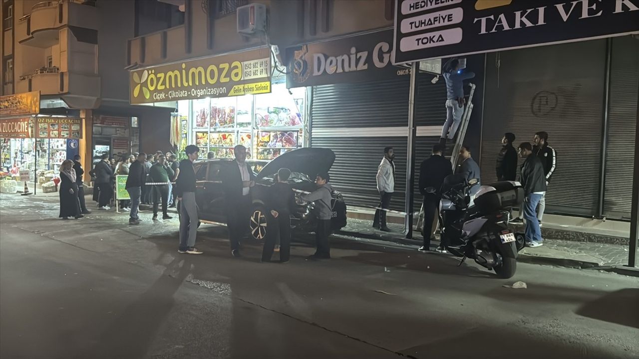 Gaziantep'te Park Halindeki Otomobilde Tüp Patladı