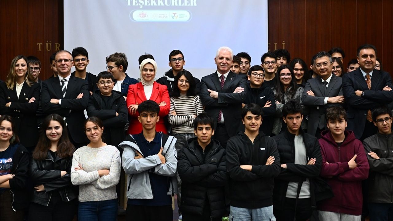Genç Gelişim Akademisi: Geleceğin Liderlerini Yetiştiriyor