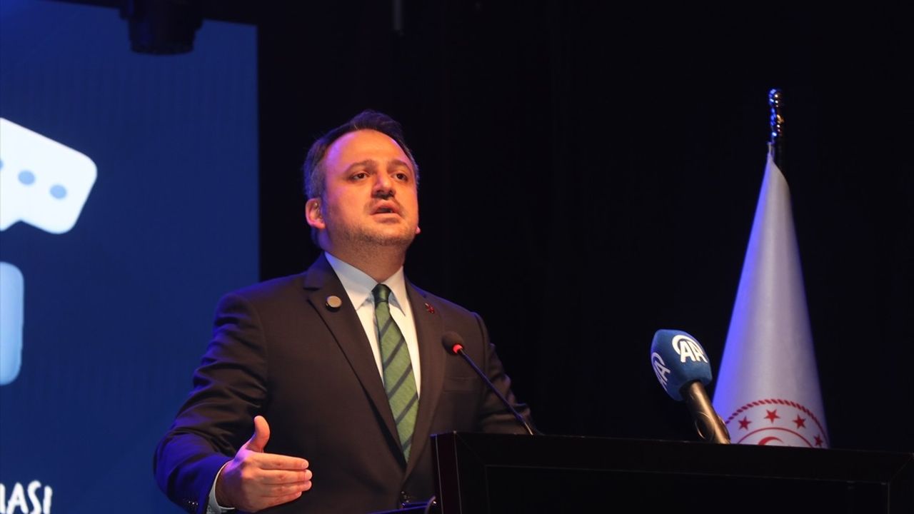 Gençlik ve Spor Bakan Yardımcısı Eminoğlu, Rize'de Bilgi Yarışması Türkiye Finalini Kutladı