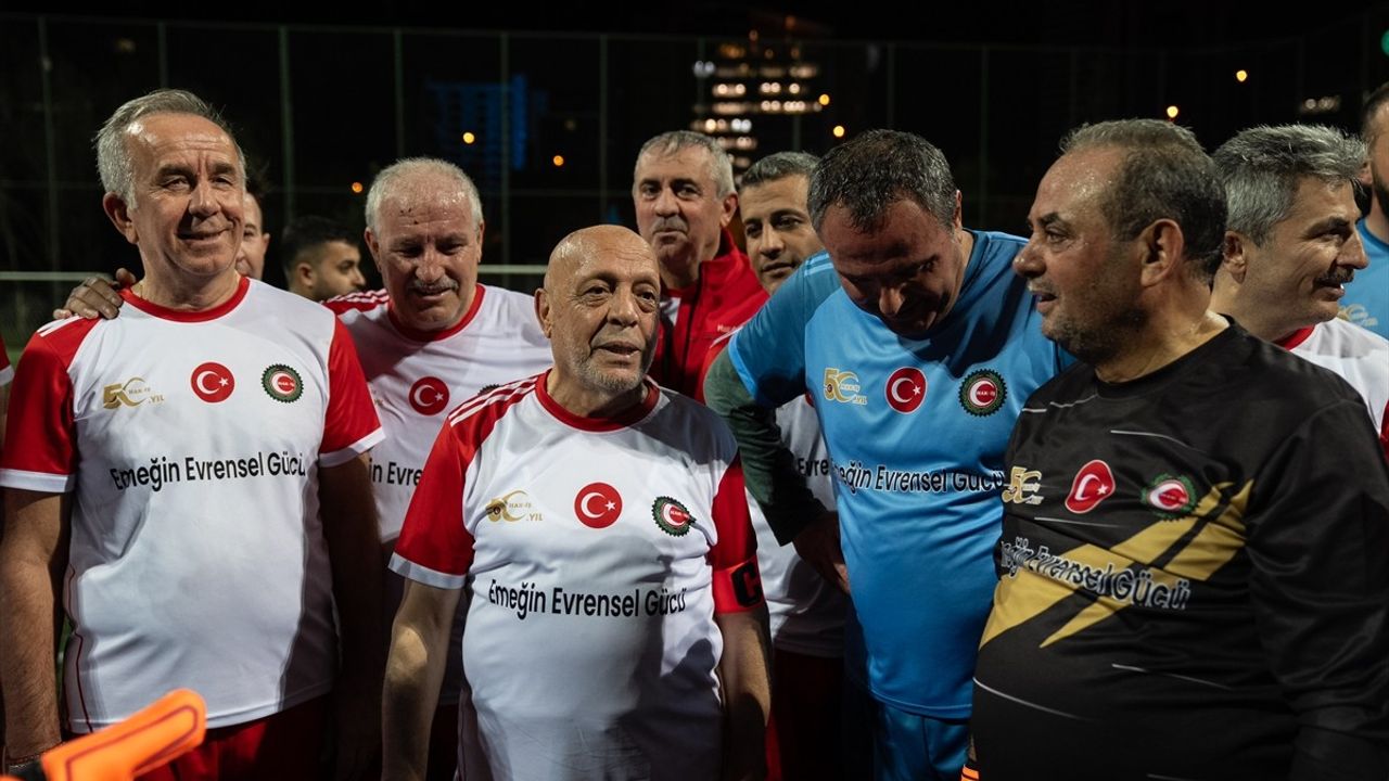 HAK-İŞ ve Gazeteciler Arasında Dostluk Maçı