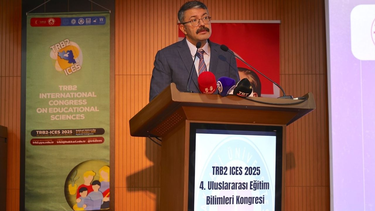 Hakkari'de Aile ve Eğitim Temalı Uluslararası Kongre Başladı