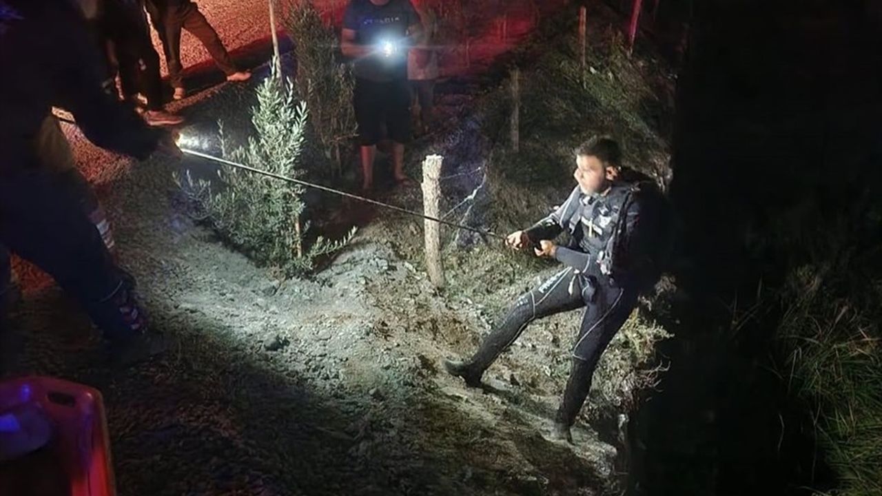 Hatay'da Asi Nehri'ne Devrilen Elektrikli Motosiklet Yaralanmaya Neden Oldu