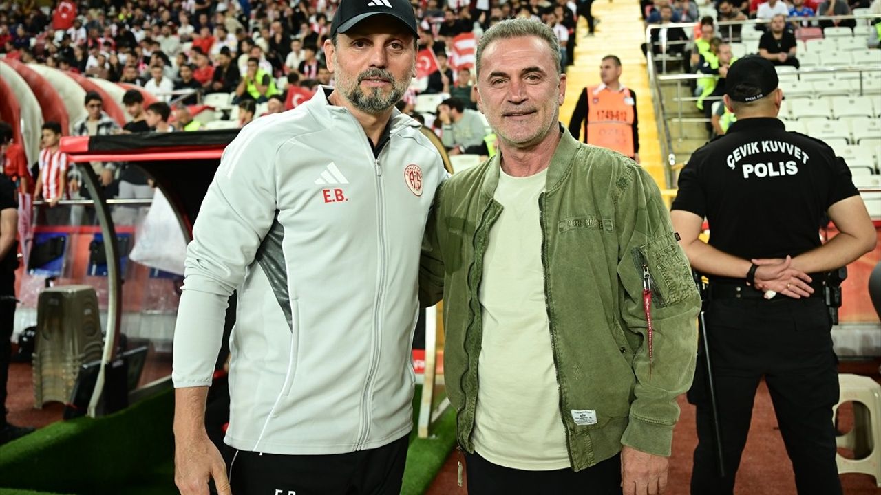 Hesap.com Antalyaspor, Bursaspor'u 3-0 Geçerek Tur Atladı