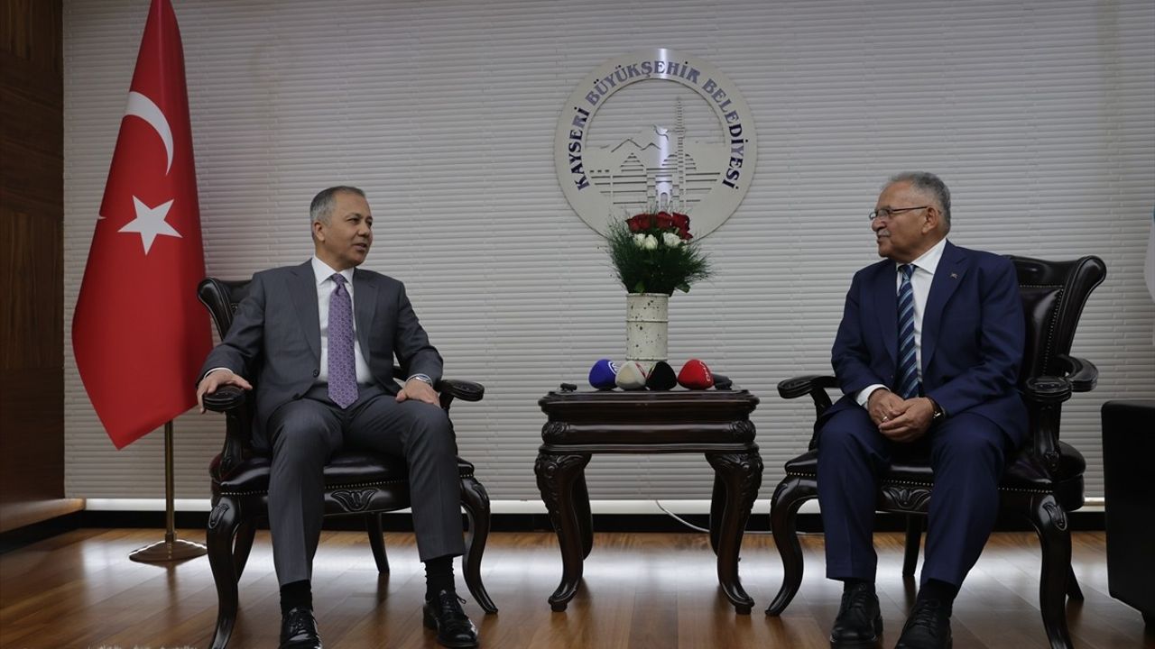 İçişleri Bakanı Yerlikaya Kayseri'de Ziyaretlerini Gerçekleştirdi