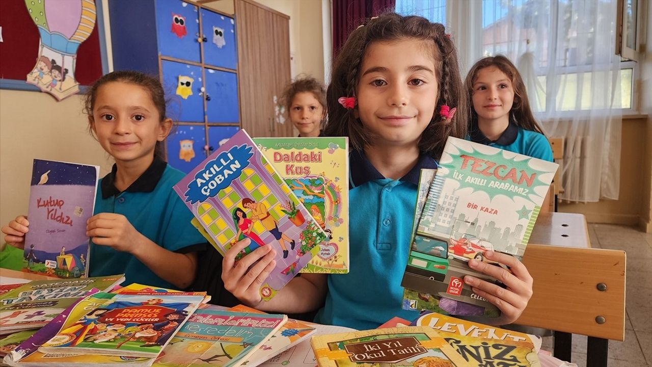 İlkokul Öğrencileri Arasında Kitap Köprüsü Kuruldu