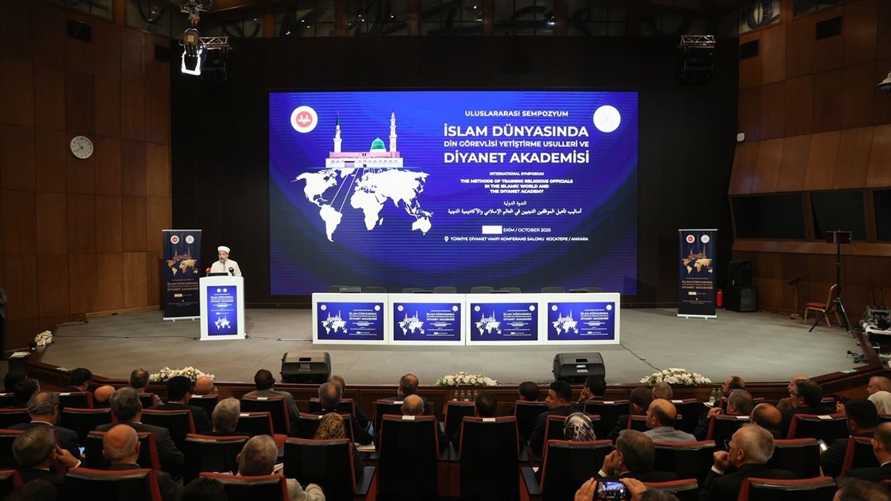İslam Dünyasında Din Görevlisi Yetiştirme Usulleri ve Sempozyumu