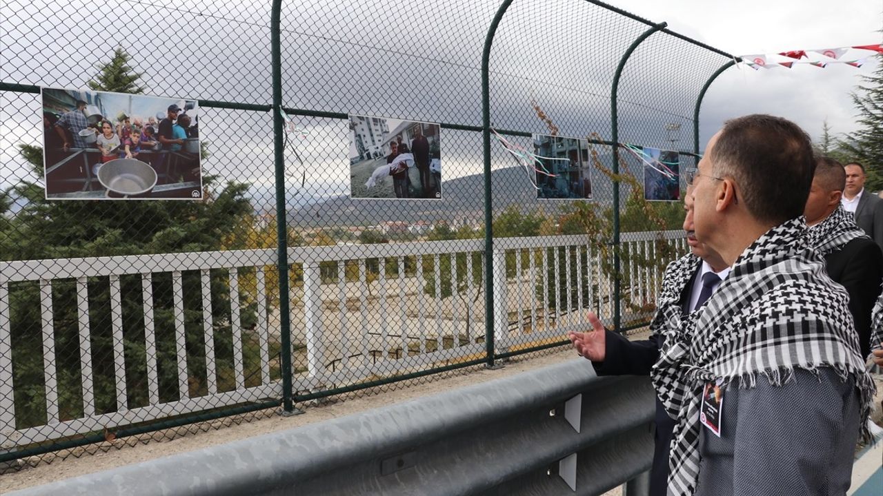 Isparta'da 'Bir Vicdan Köprüsü: Gazze' Programı Düzenlendi