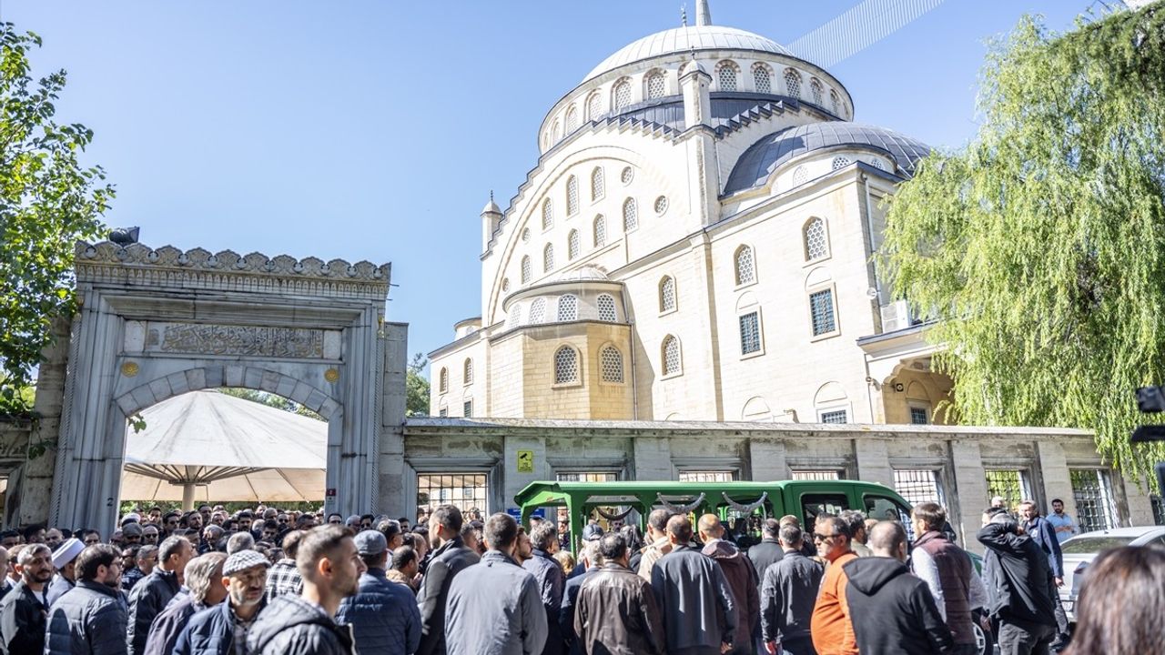 İstanbul'da Avukat Serdar Öktem'in Cenazesi Toprağa Verildi