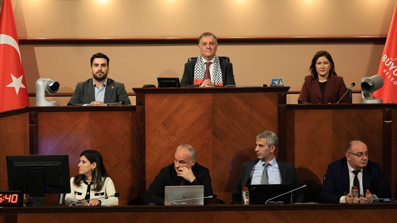 İstanbul'da Ulaşım ve Kültür Sanat Alanında Zam Önerileri İBB Meclisi'nde Görüşüldü