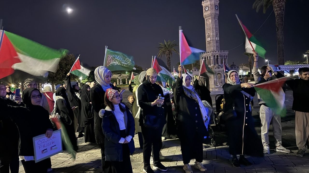 İzmir, Aydın ve Uşak'tan Küresel Sumud Filosu'na Destek Gösterisi