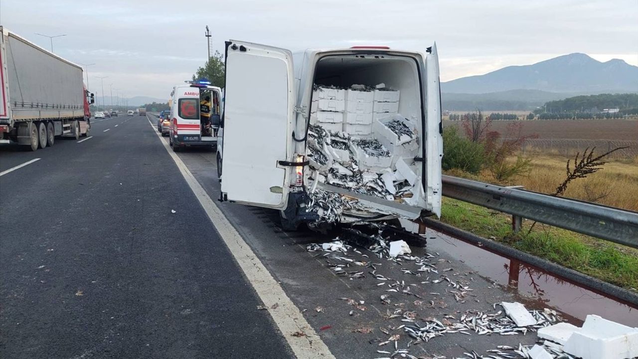 İzmir Buca'da Zincirleme Trafik Kazası: 1 Ölü, 4 Yaralı