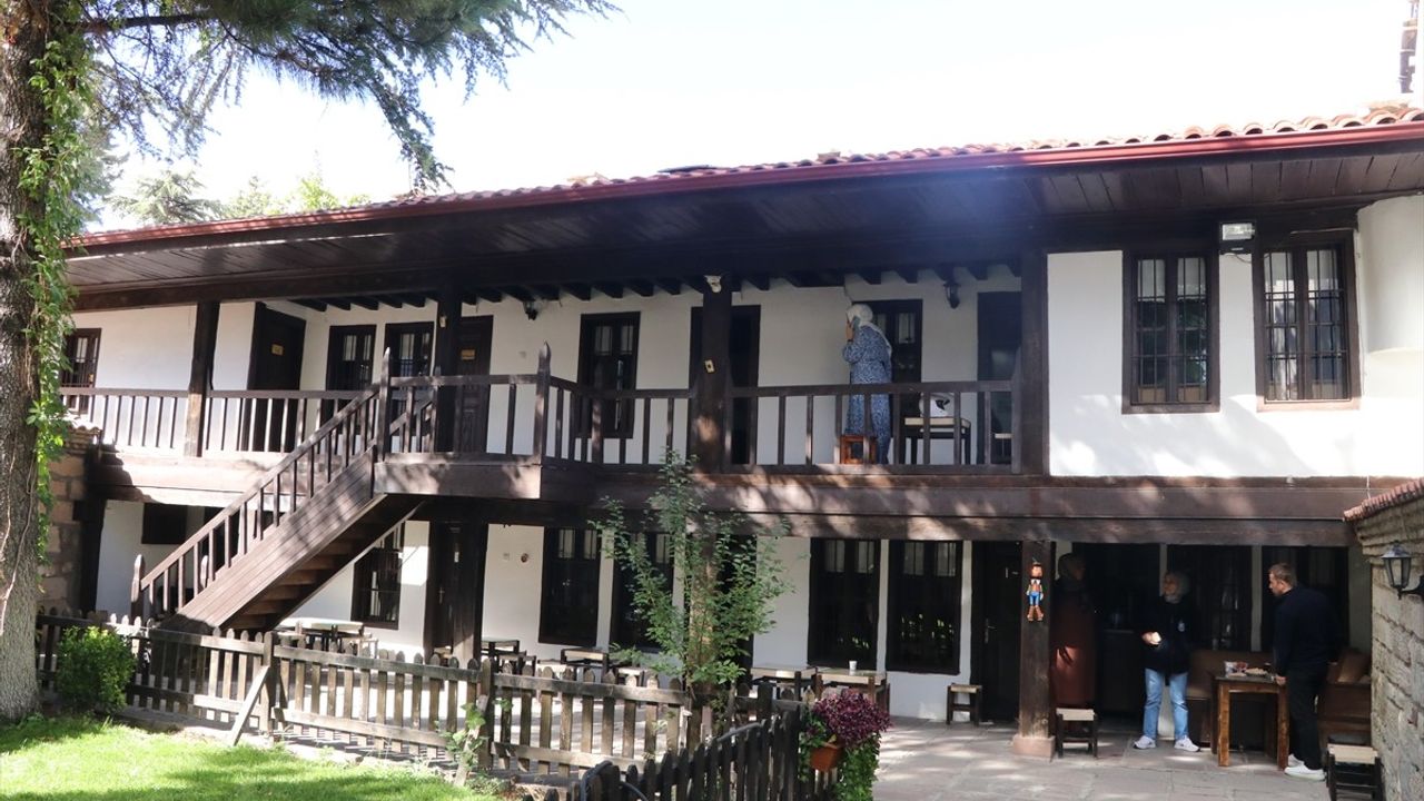 Kaligrafide Bir Efsane: Durmuş Gümüş