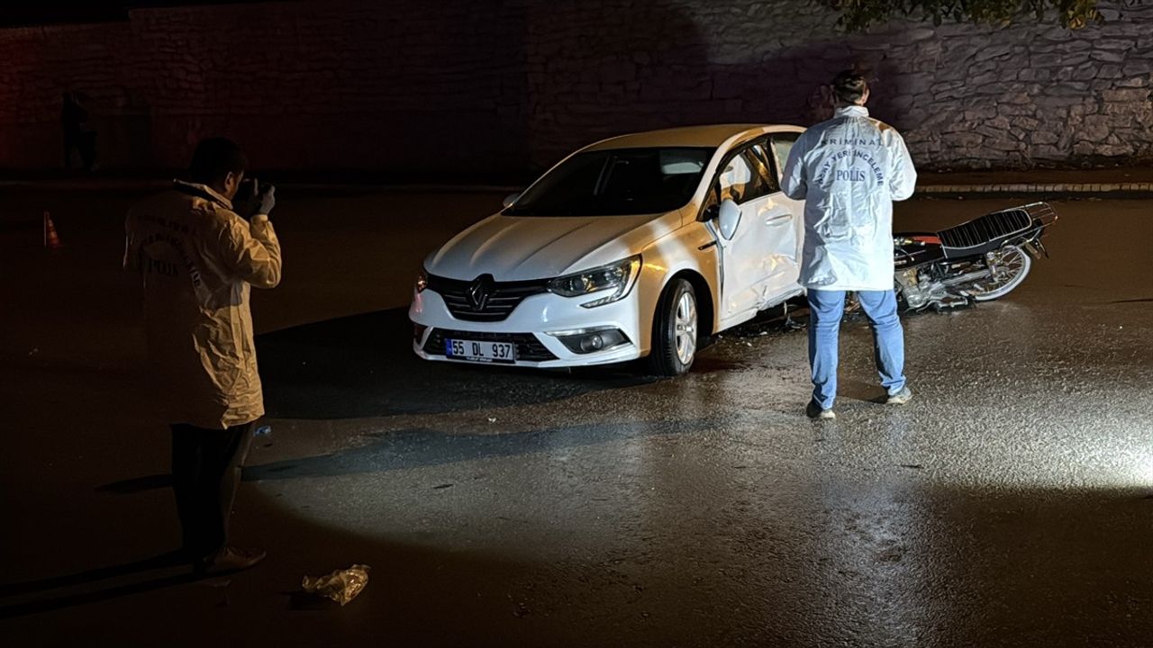 Karabük'te Otomobil ve Motosiklet Çarpıştı, 2 Yaralı