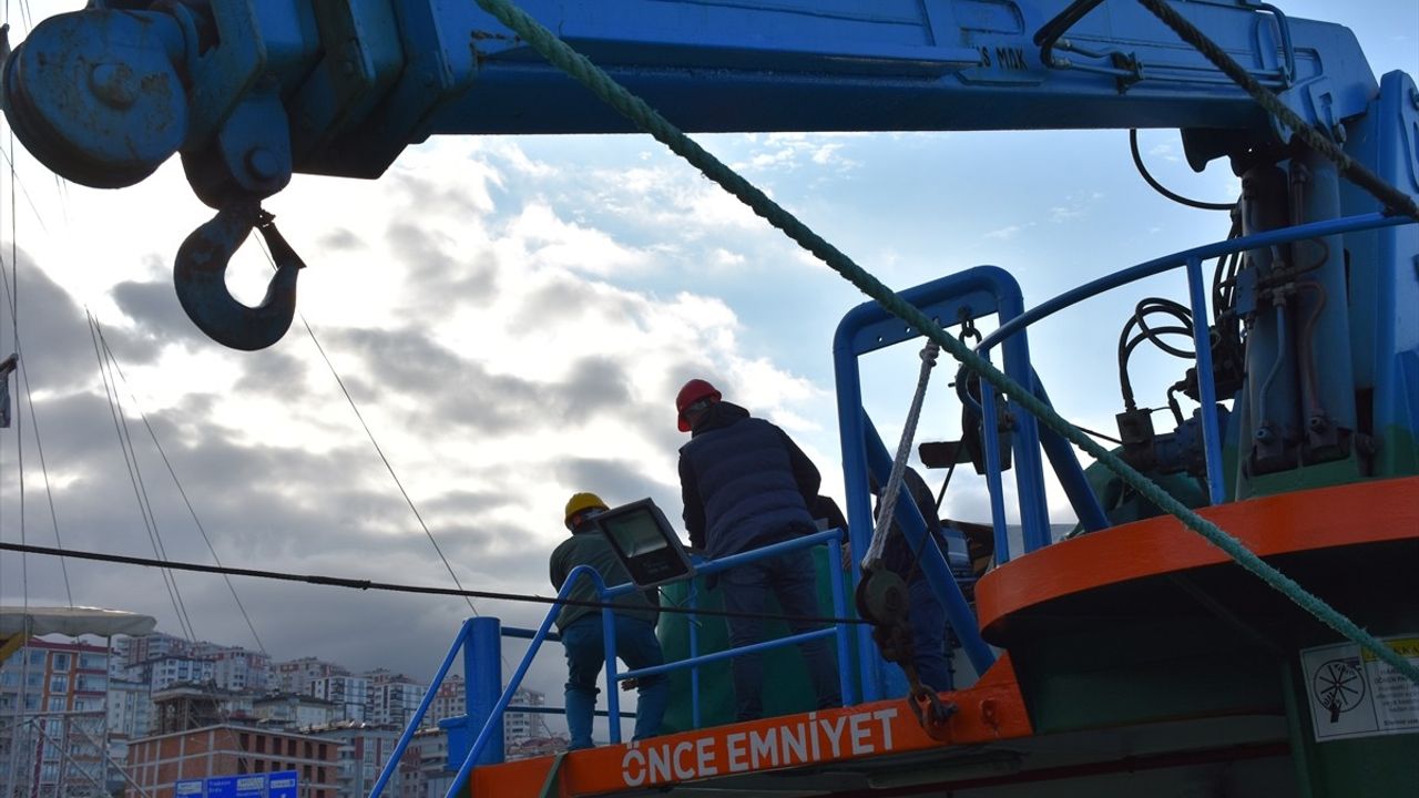 Karadeniz'de Balık Stokları Araştırma Çalışmaları Devam Ediyor