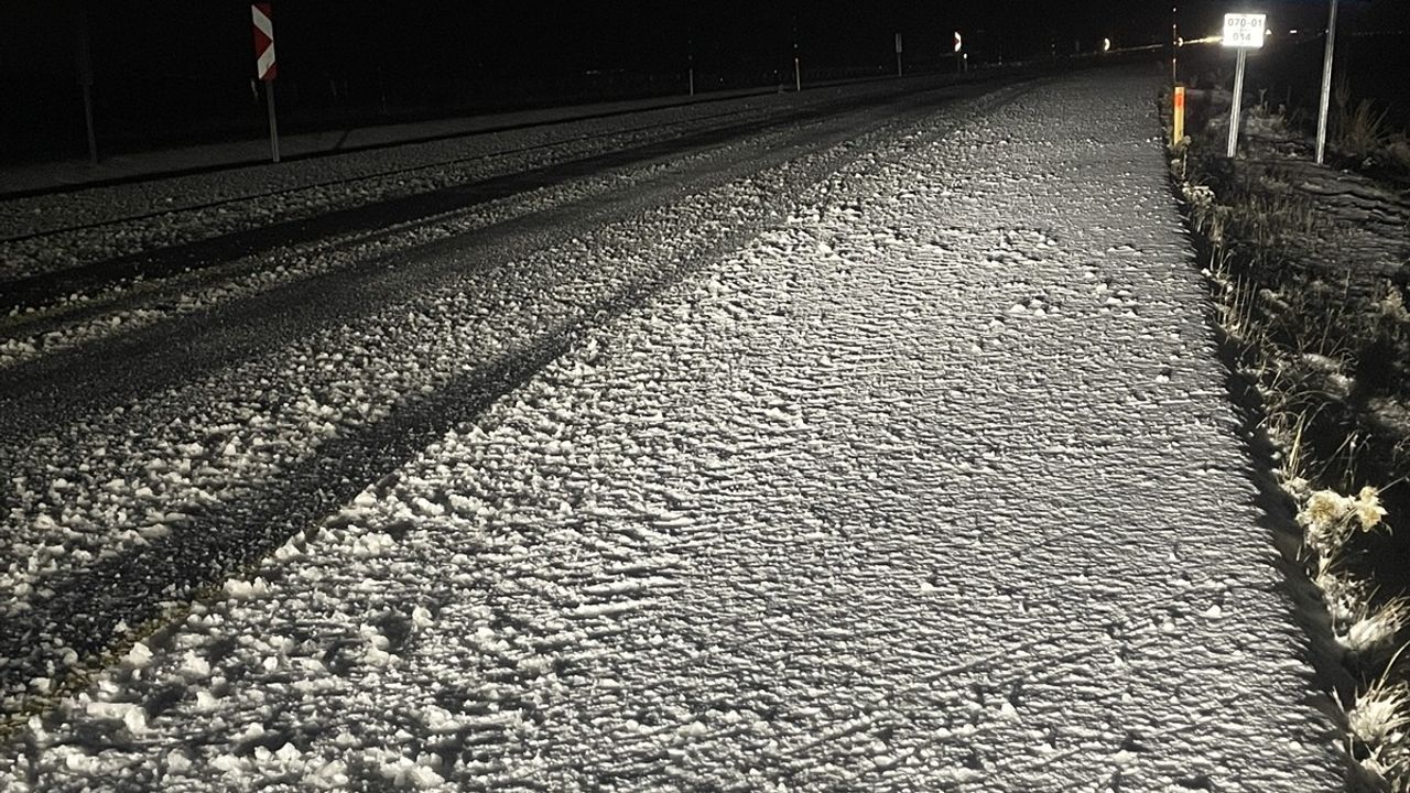 Kars'ın Yüksek Kesimlerinde Kar Etkisini Gösteriyor