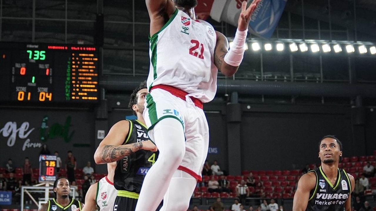 Karşıyaka 76 - 69 Yukatel Merkezefendi Belediyesi: İlk Galibiyet