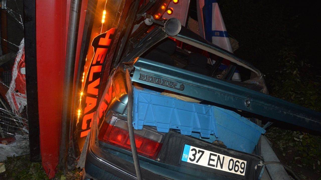 Kastamonu'da Tır ile Otomobil Çarpıştı: İki Yaralı