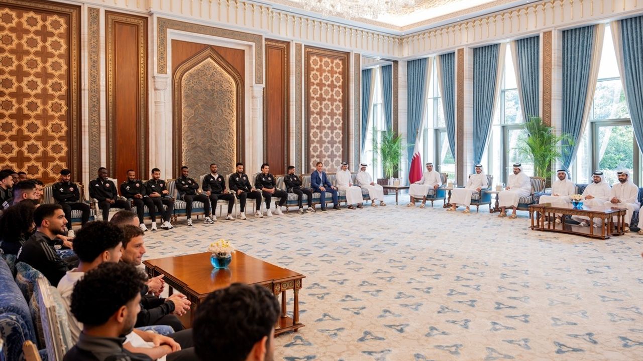 Katar Emiri, Milli Takımı Kabul Etti ve Başarılarını Kutladı