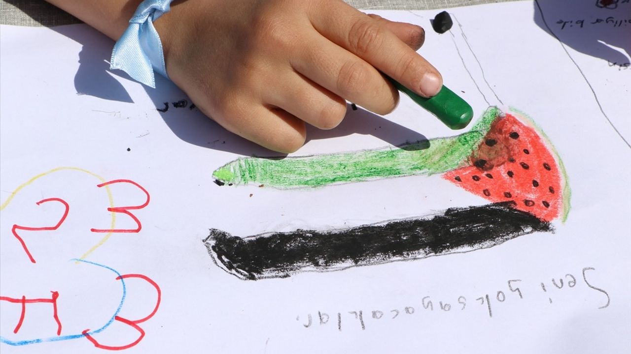 Kilis'te Filistinli Çocuklar İçin Farkındalık Etkinliği