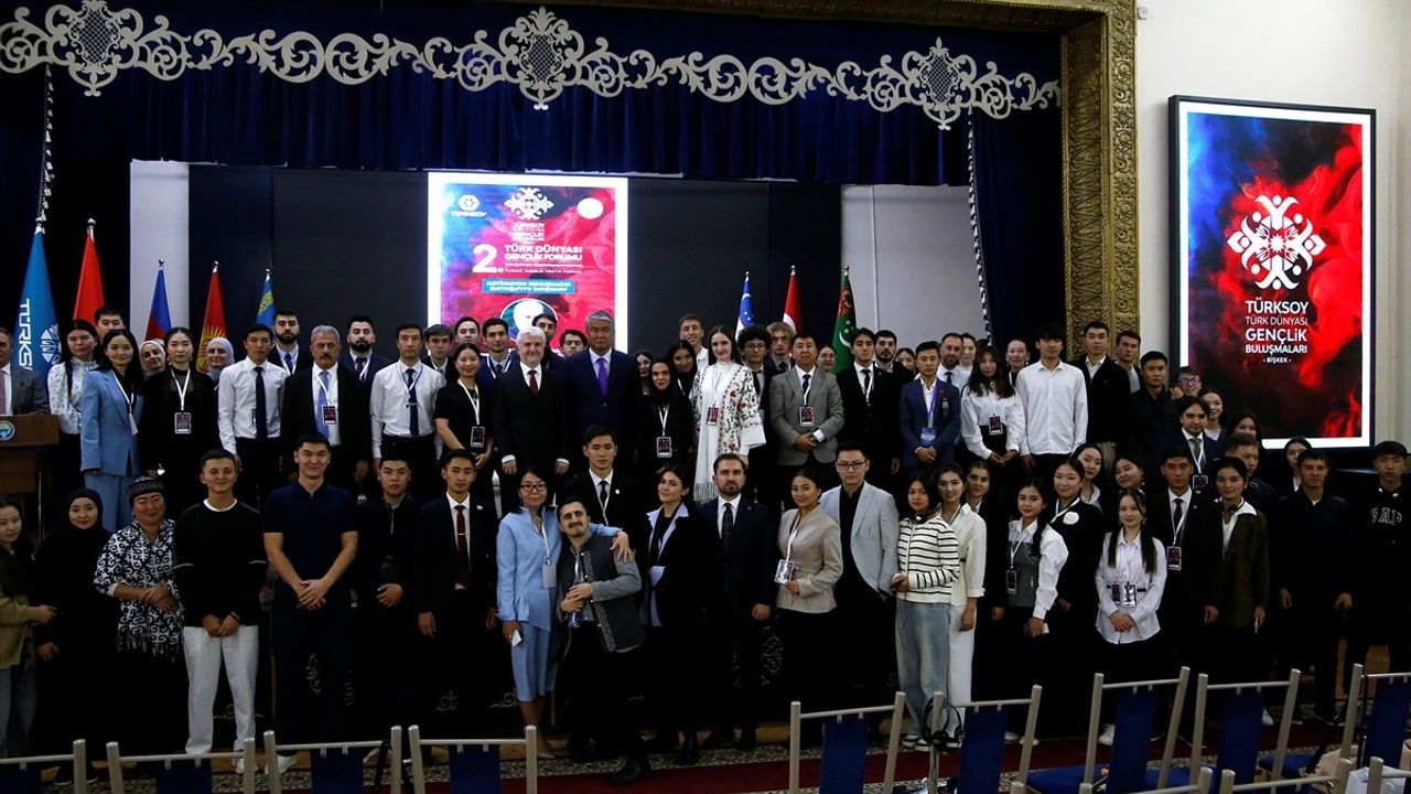 Kırgızistan'da 2. Türk Dünyası Gençlik Forumu Gerçekleşti