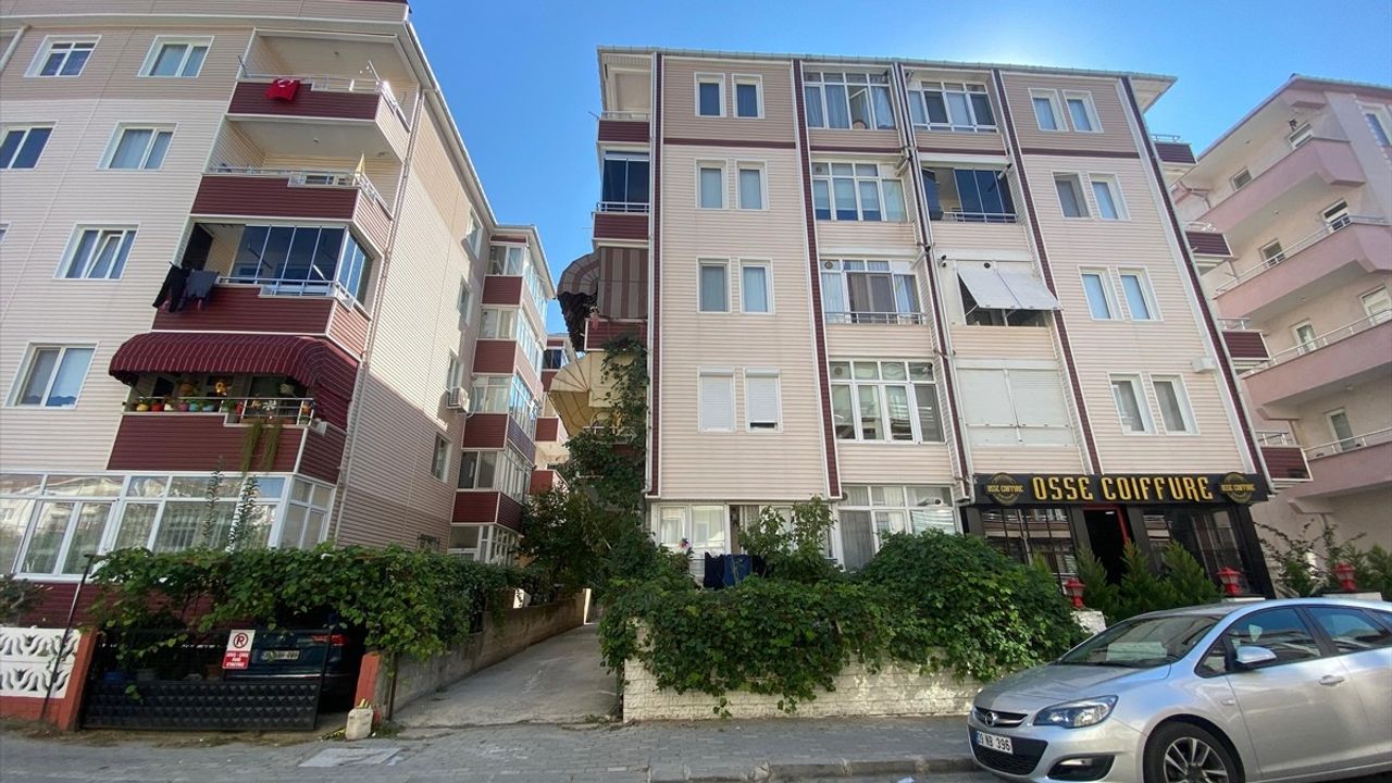 Kırklareli'nde Balkon Kazası: Muhtar Hayatını Kaybetti