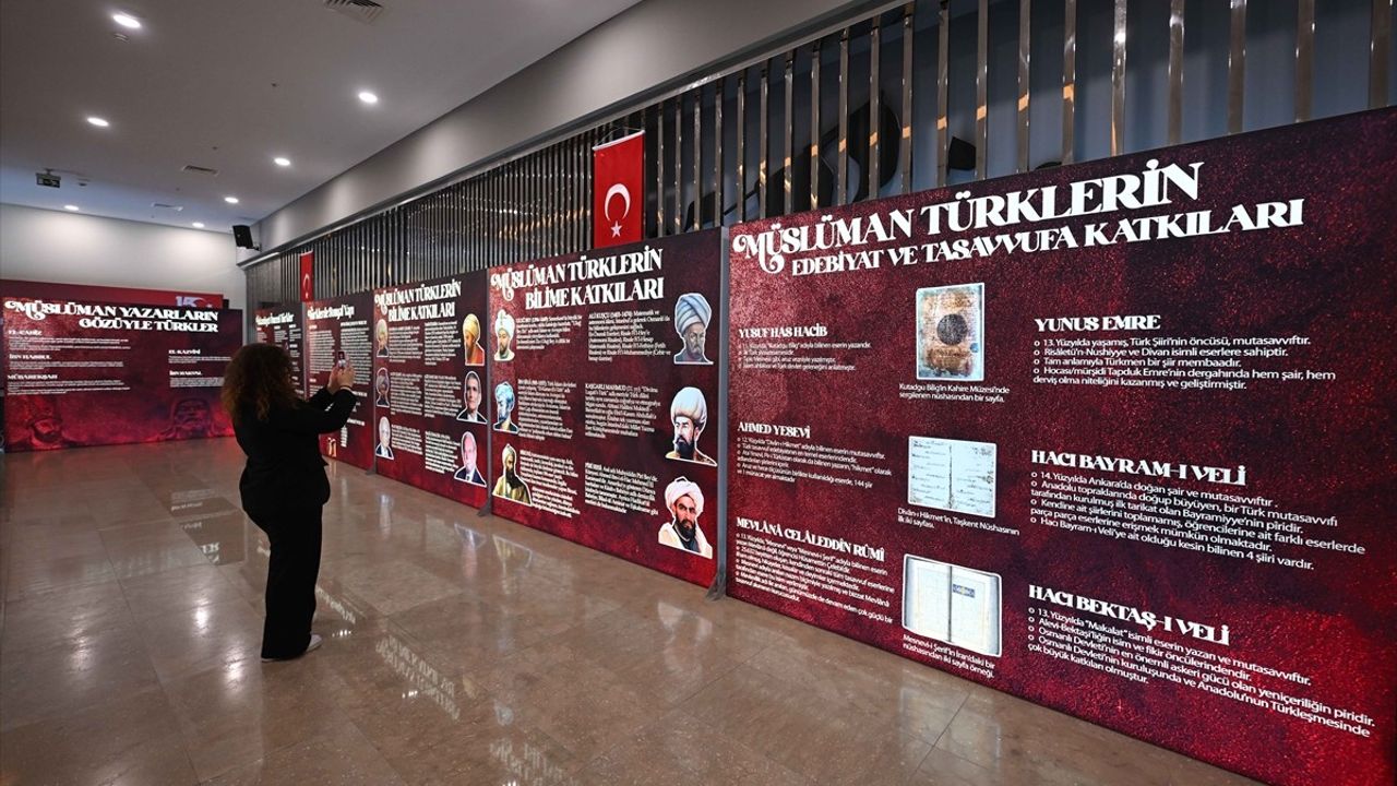 Kırmızı Çehreliler: Türk-İslam Medeniyetine Işık Tutan Sergi