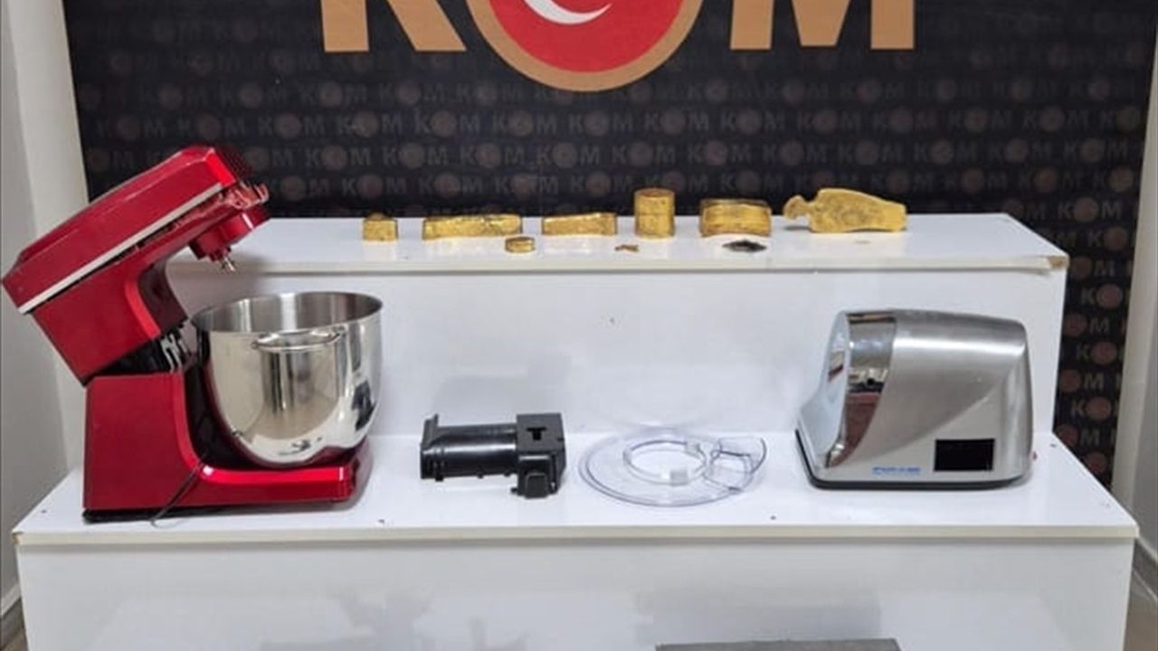 Kırşehir'de Takside Kaçak Altın Operasyonu