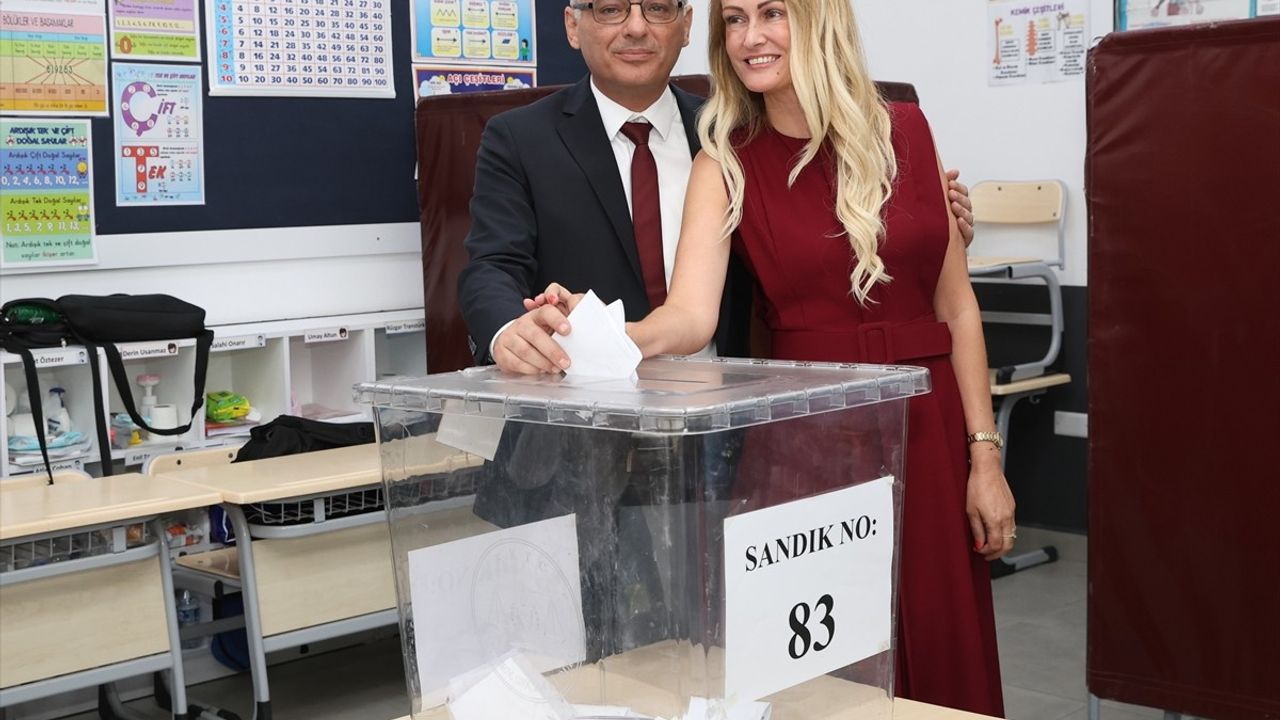 KKTC Cumhurbaşkanı Adayı Erhürman Oyunu Kullandı