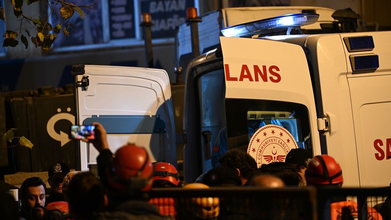 Kocaeli'de Çöken Binada Baba Levent Bilir'in Cansız Bedeni Bulundu