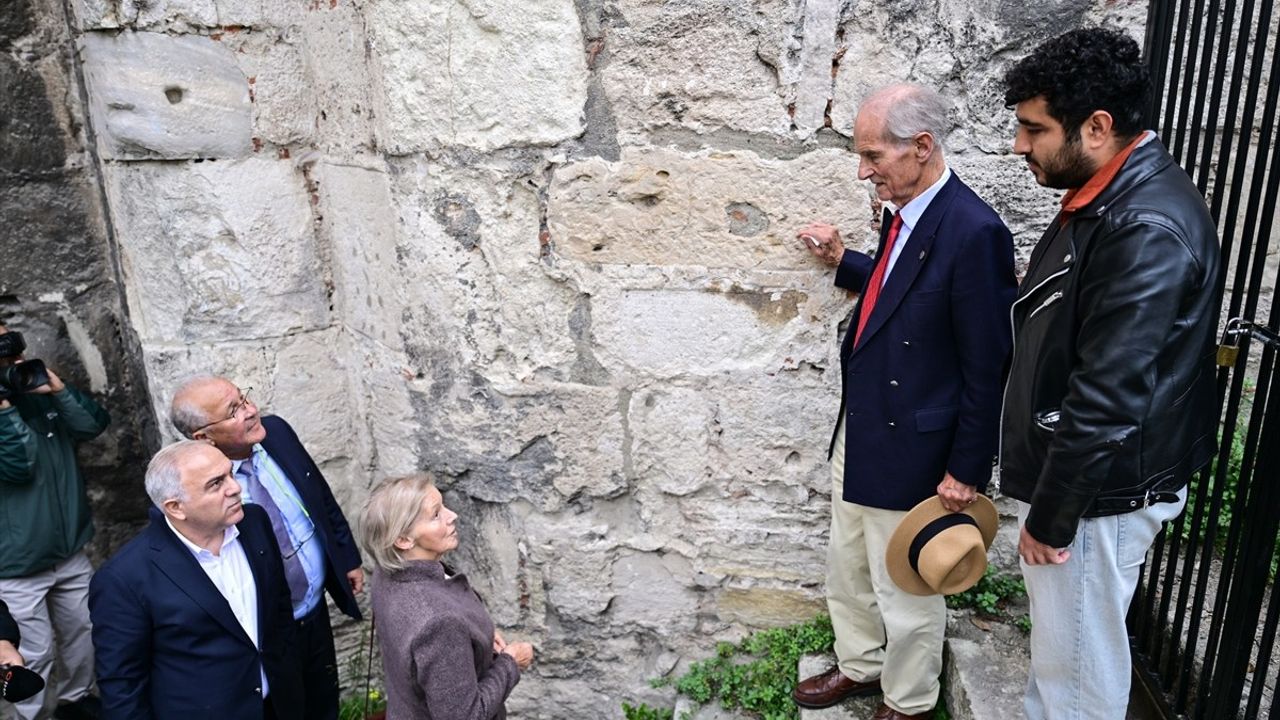 Kont Nikolai Tolstoy'un İstanbul Ziyareti ve Yedikule Hisarı'na Duygusal Yolculuğu