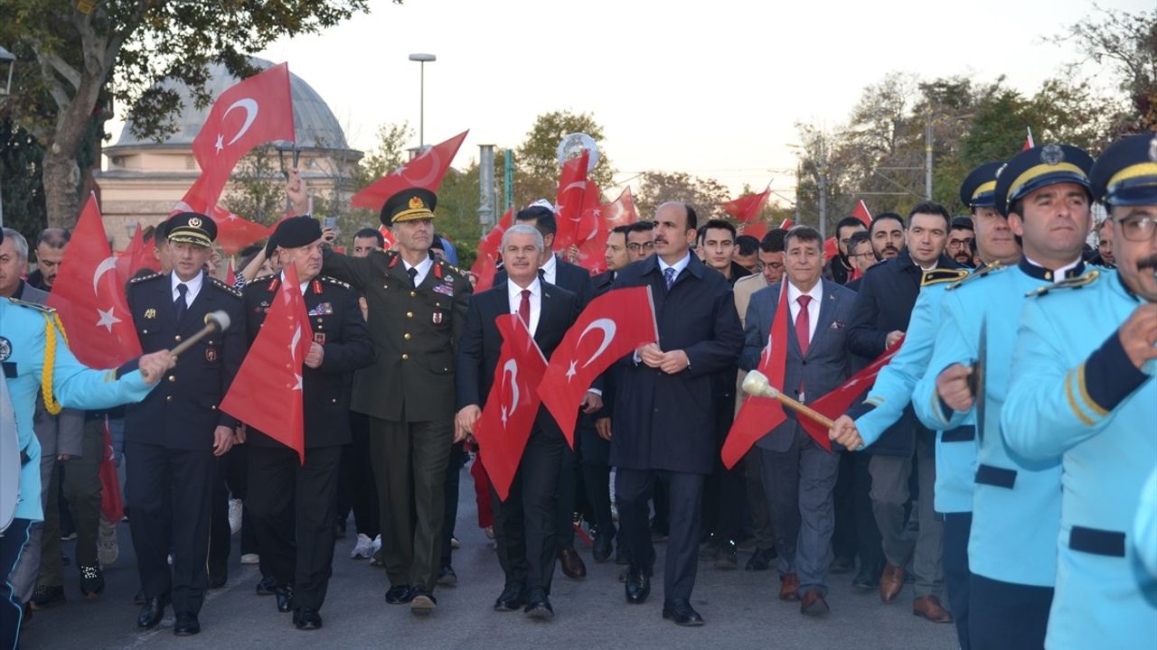 Konya'da Cumhuriyet'in 102. Yılı Fener Alayıyla Coşkuyla Kutlandı