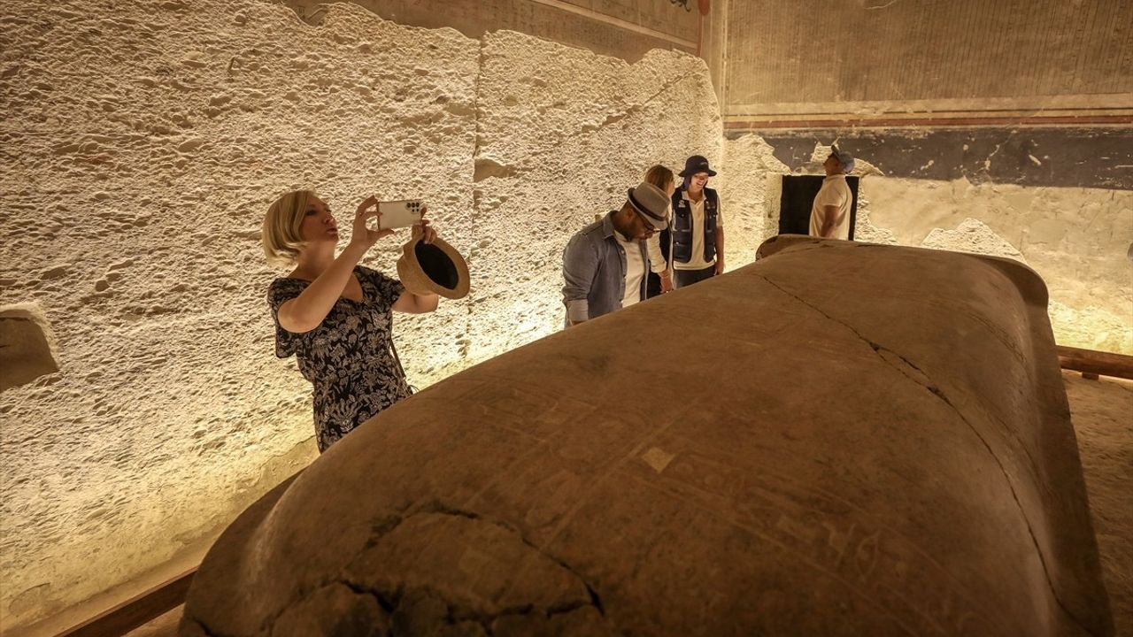 Kral III. Amenhotep'in Mezarı Yeniden Açılıyor