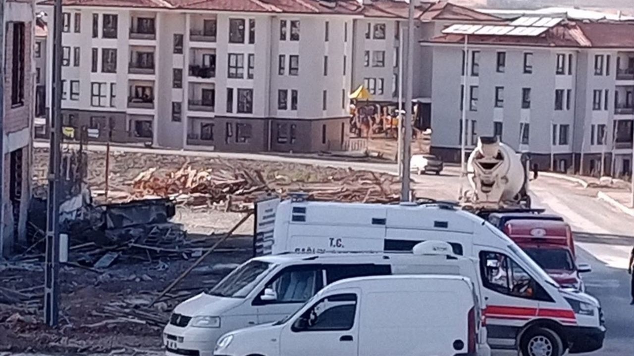Malatya'da İnşaat Faciası: 2 İşçi Yaralandı