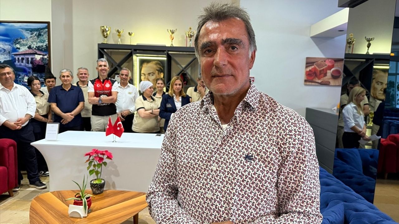 Manavgat'ta Turizmci Sigarayı Bırakan Çalışanlarını Ödüllendiriyor