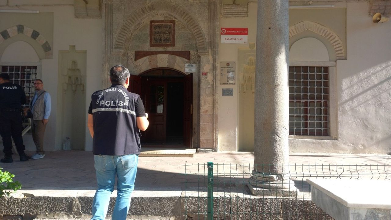 Manisa'da Camide Ahlaka Aykırı Davranış İddiasıyla İki Şüpheli Tutuklandı