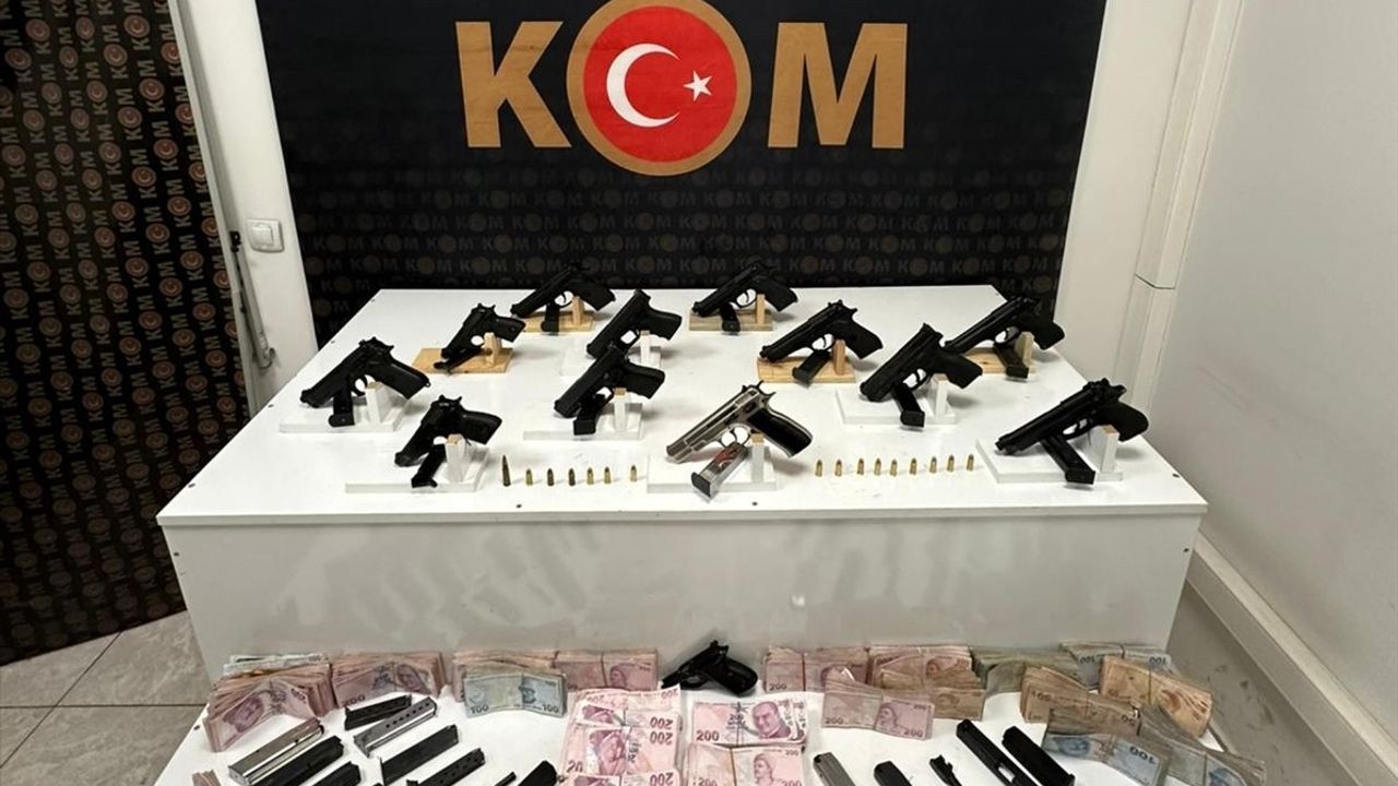 Mardin'de 12 Ruhsatsız Tabanca Ele Geçirildi