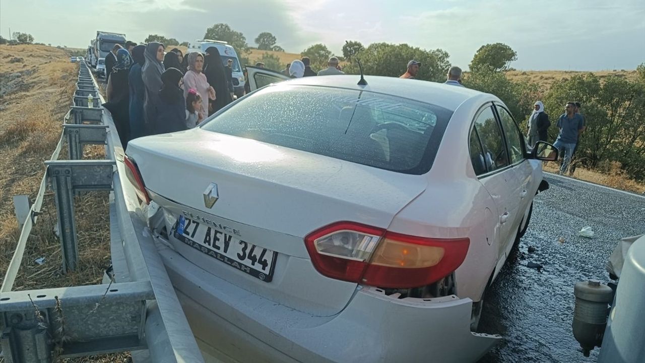Mardin'de Otomobil Çarpışması: 4 Yaralı