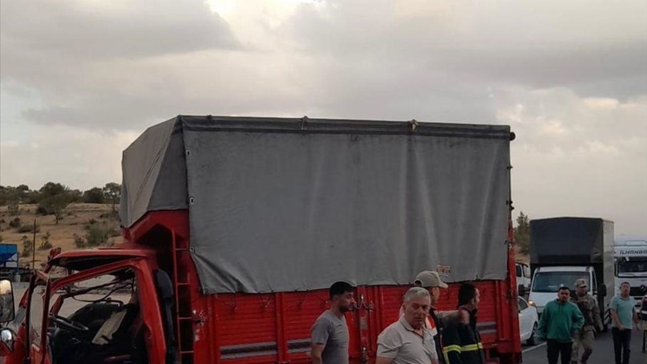 Mardin'deki Kazada 14 Kişi Yaralandı