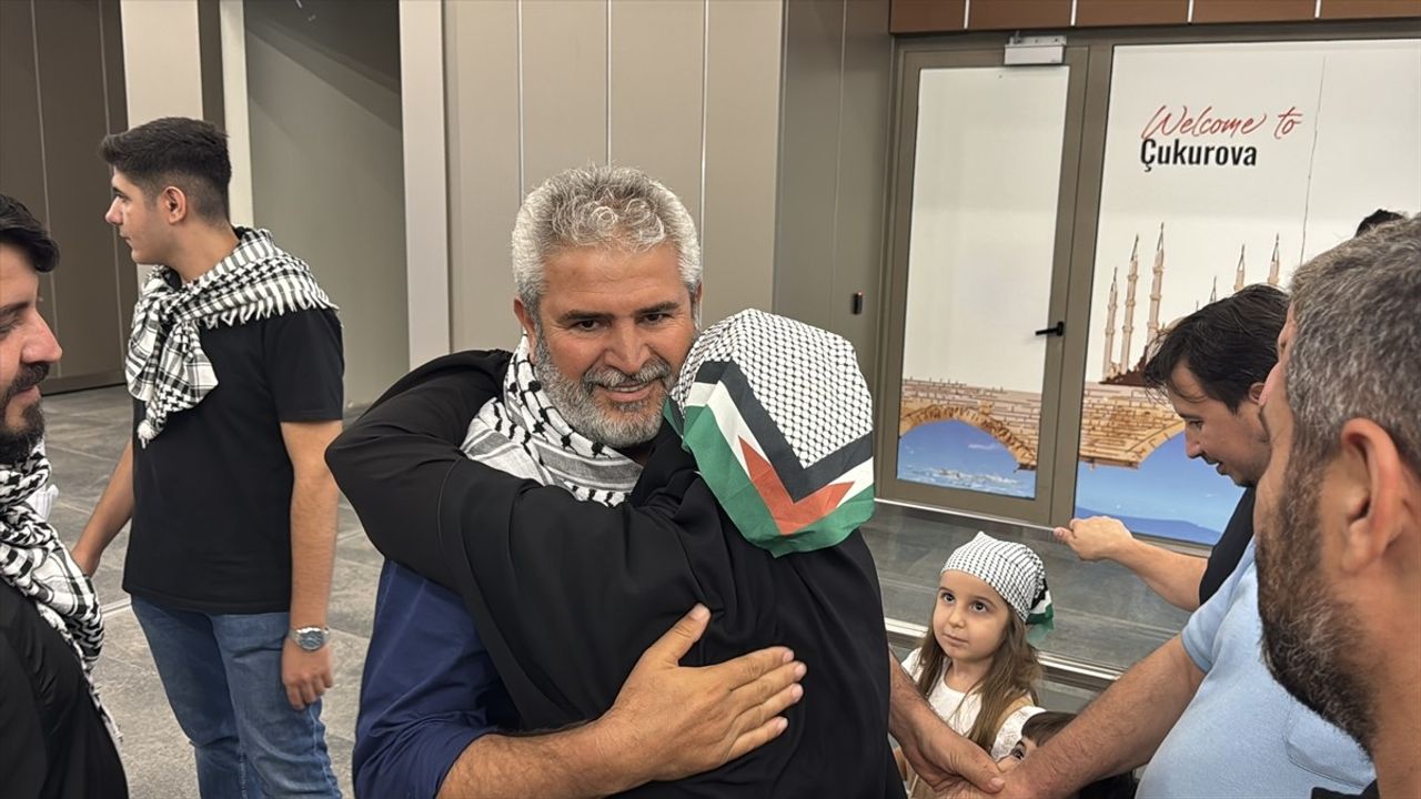 Mersin'de Muhammed Emin Işık'a Coşkulu Karşılama