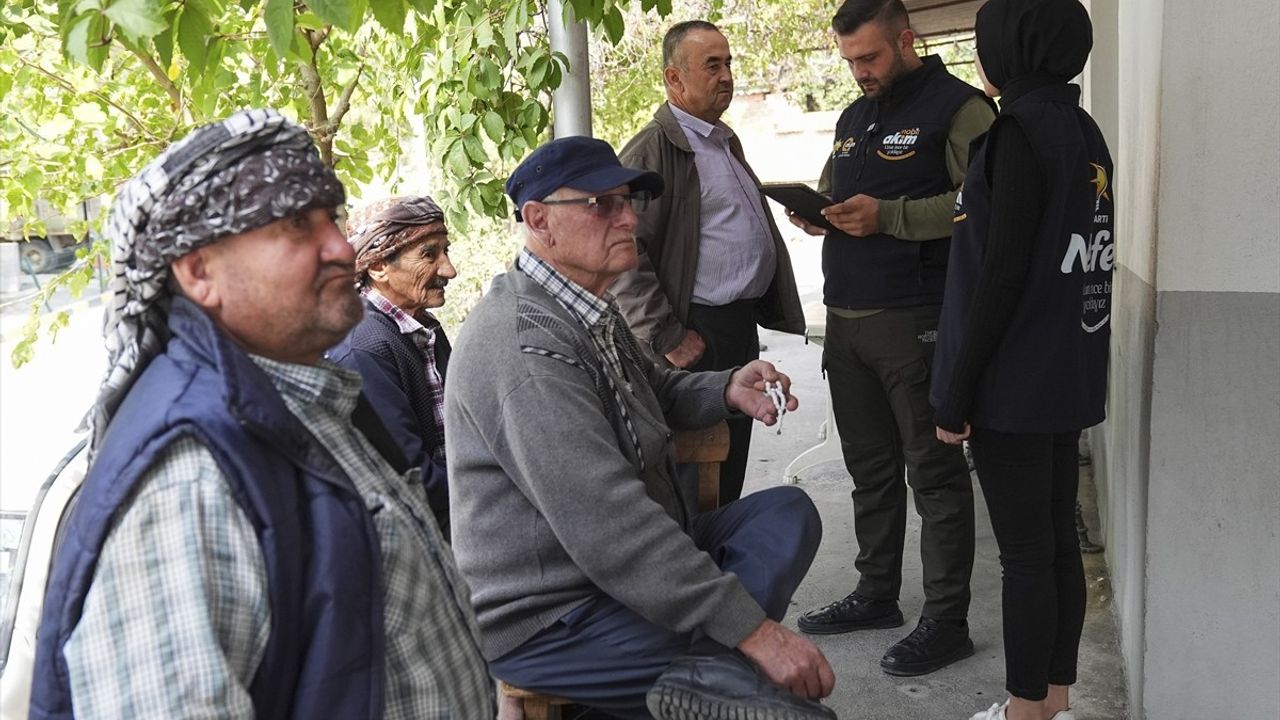 Mobil AK Parti İletişim Merkezi İzmir'de Kırsal Mahalleleri Ziyaret Etti