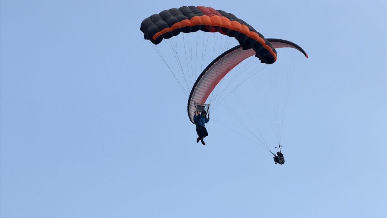 Muğla'da 25. Uluslararası Ölüdeniz Hava Oyunları Festivali Devam Ediyor