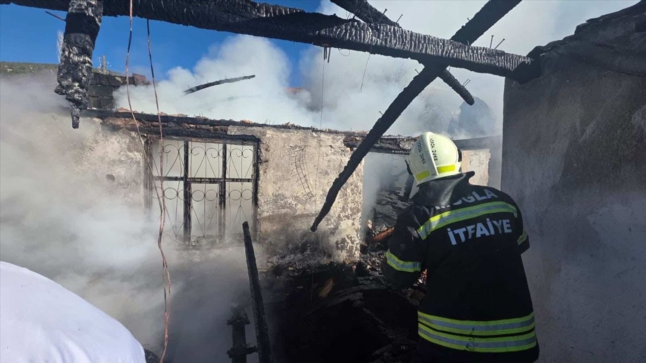 Muğla'da Müstakil Ev Yangını