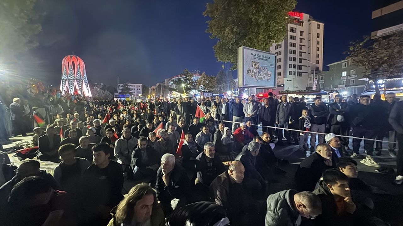 Niğde'de İsrail'in Küresel Sumud Filosu'na Saldırılarına Tepki Gösterildi