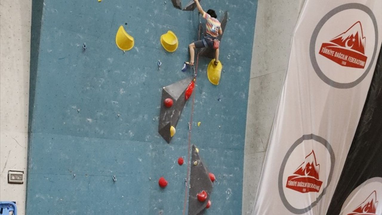 Olimpiyat Hedefiyle Tırmanan Yağmur'un Başarısında Annesinin Desteği