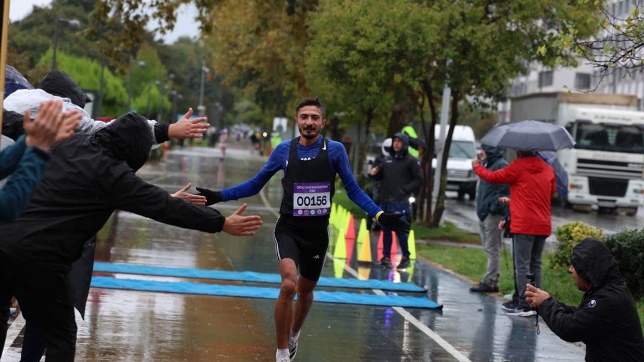 Ordu Yarı Maratonu ve Halk Koşusu Renkli Görüntülere Sahne Oldu