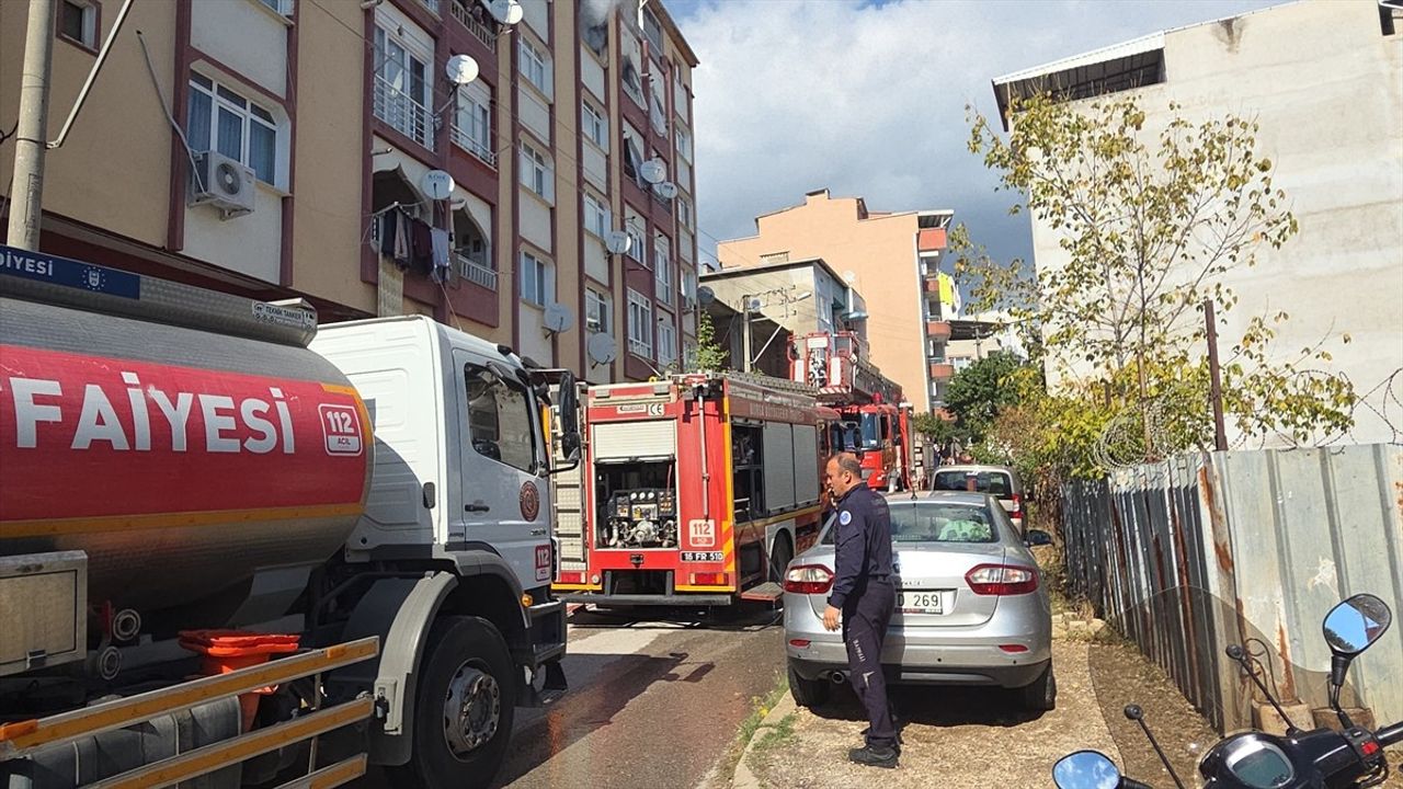 Orhangazi'de 5 Katlı Apartmanda Yangın Kontrol Altına Alındı