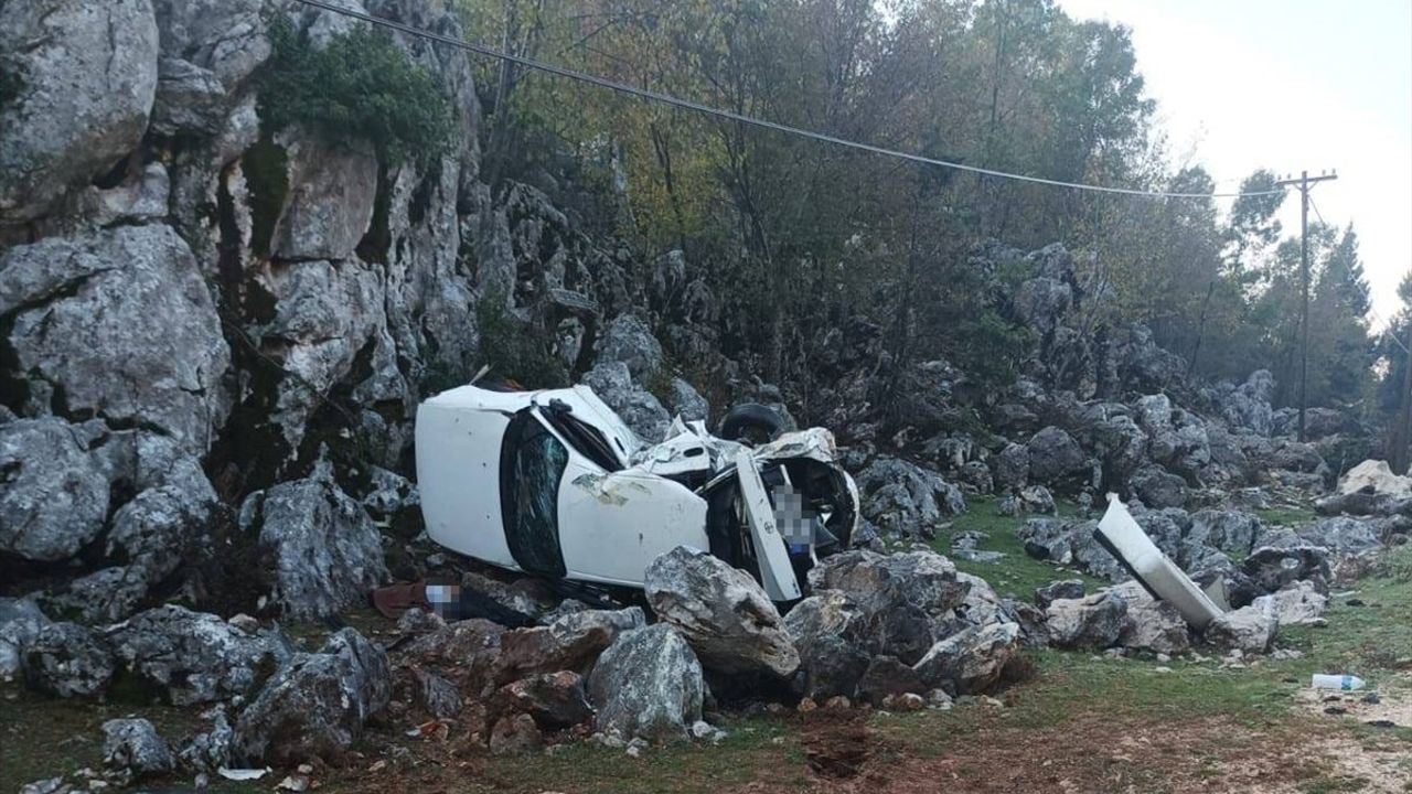 Osmaniye'de Trafik Kazası: 1 Ölü, 1 Yaralı