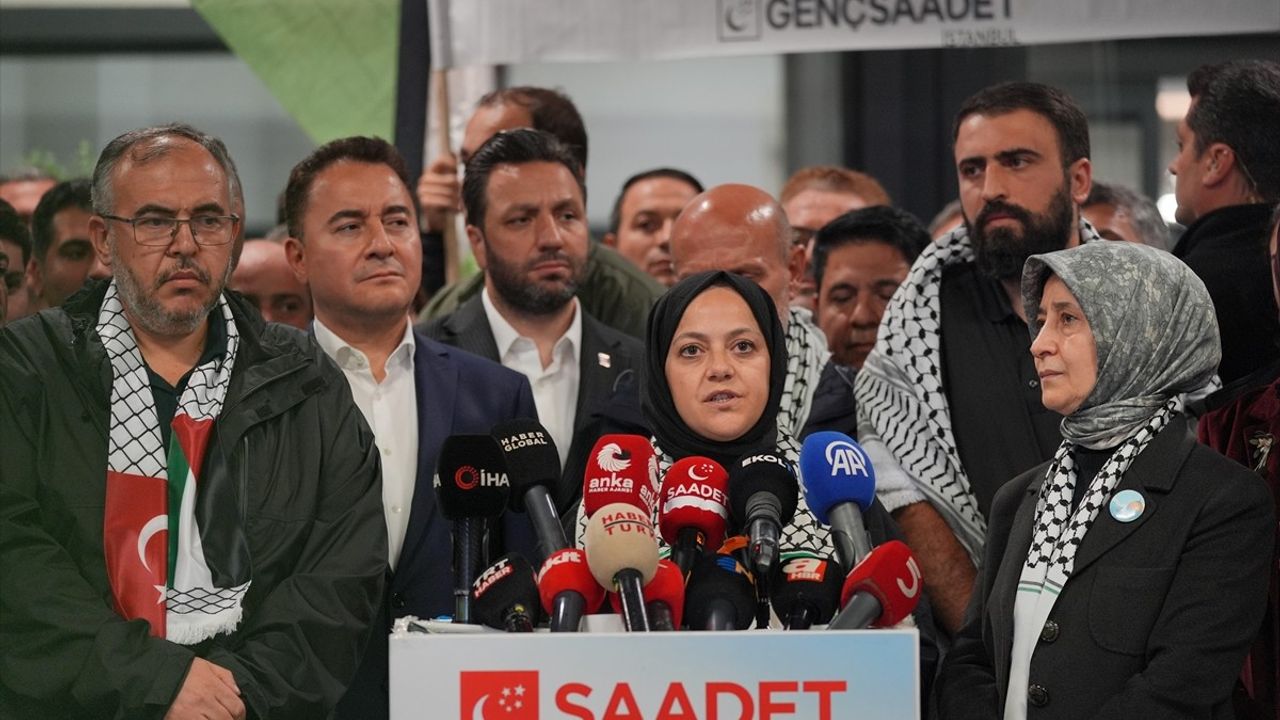 Özgürlük Filosu'nda Alıkonulan Türk Milletvekilleri Yurda Döndü