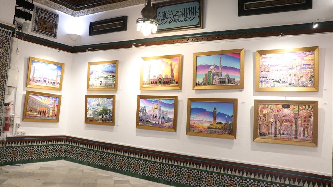 Paris'te 'İslam'da Camiler' Sergisi Açıldı